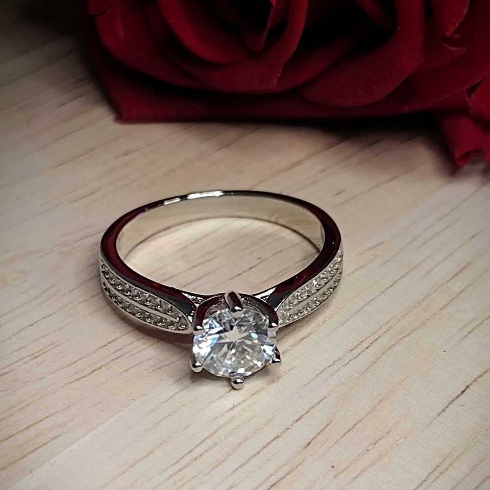1.50ct Clear Round Cut Moissanite Diamond Ring Size 7 925 Sterling Silver